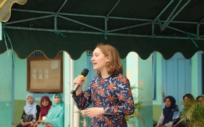 Skada Sambut Bahagia Ms. Millicent Yurong; Penutur Asli Berbahasa Inggris dari Amerika Hasil Dukungan Fulbright